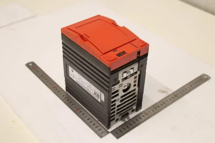 Sew Eurodrive Movitrac 31C055-503-4-00 Frequenzumrichter 2,8 kVA – RESALE