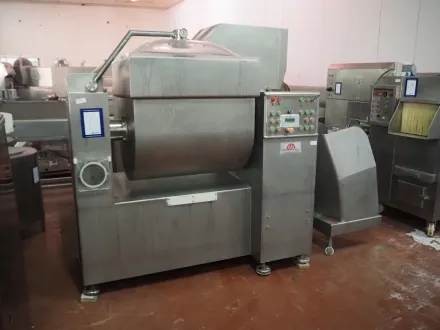 Talleres Cato S.a. vacuum mixer with lifter for 20 – RESALE