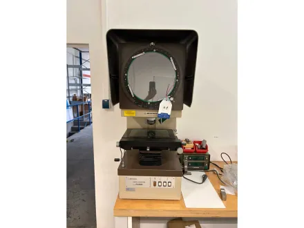 MITUTOYO PJ 300 H Profilprojektor – RESALE