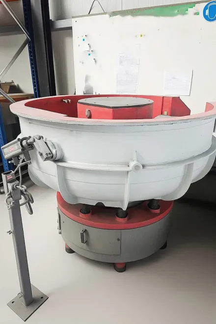 Rösler R 620 C/RM 600 Gleitschleiftrog – RESALE