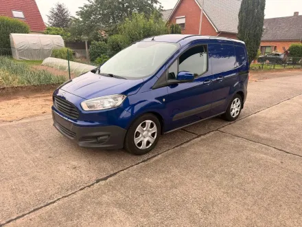 Ford Transit Couriee Leichter Lkw – RESALE