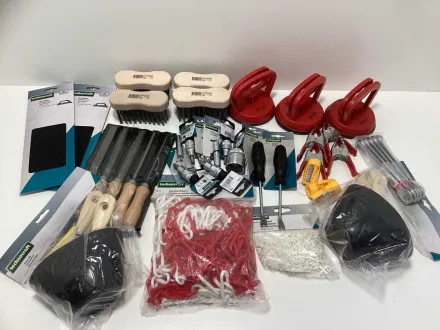 Große Auswahl an Handwerkzeugen – Baumaterialien – RESALE