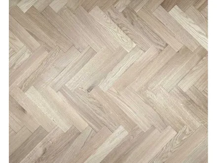 Herringbone Solid European Oak Mix 0V Unifinished – RESALE