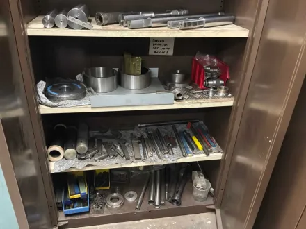 Werkstattschrank mit Inhalt (4x) – RESALE