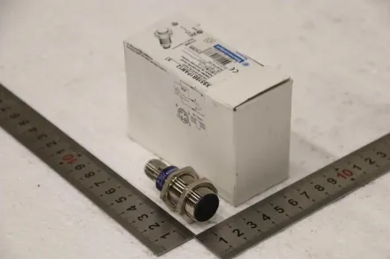 Telemecanique XS518B1PAM12 Induktiver Sensor Näherungsschalter – RESALE