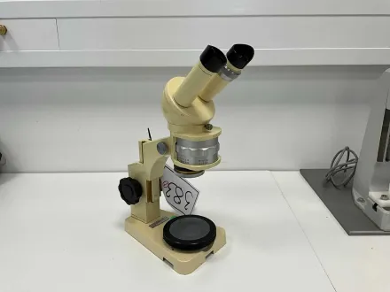 WILD HEERBRUGG - M4A - Stereomikroskop mit Schwenkarmstativ – RESALE