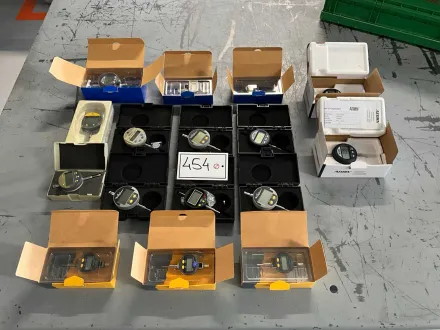 Posten Digital-Messuhren (16x) – RESALE