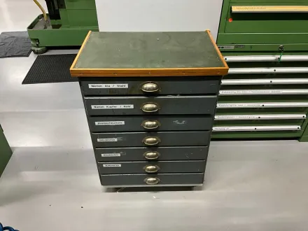 Werkstattschrank mit Inhalt – RESALE