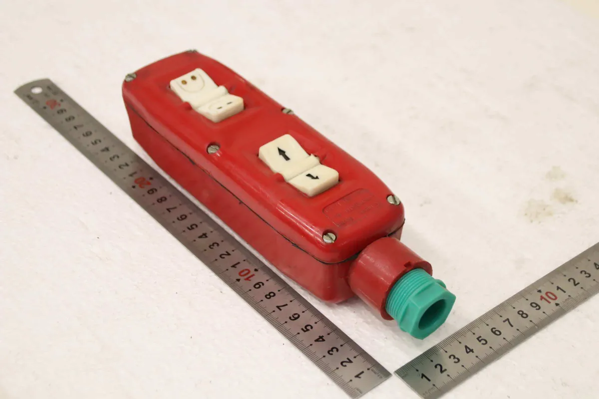 Elprom-Iskra AKPT-64 Kranfernbedienung