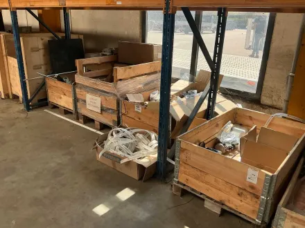 Charge verschiedener Anhängerteile und Zubehörteile – RESALE
