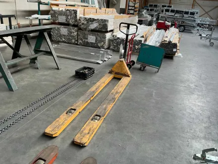 Handhydraulischer Palettenwagen – RESALE