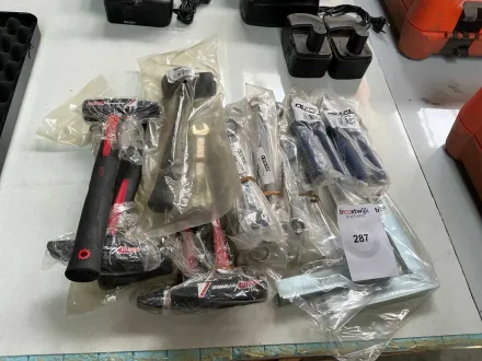 Charge von Handwerkzeugen – RESALE