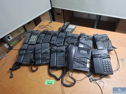 Telefone 38 Tastentelefone UHER Tel 1 und Telekom – RESALE