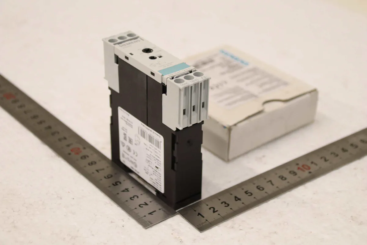 Siemens 3RP1540-1AN31 Zeitrelais