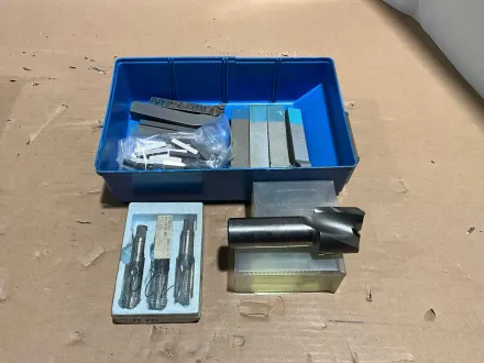 Posten HSS Drehstähle, Gewindebohrer – RESALE