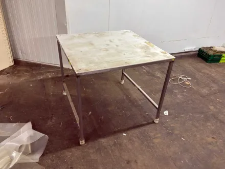 Schneidetisch – RESALE