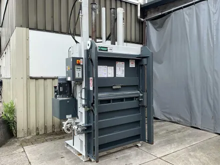 2009 HSM V-Press 860 plus Wasteballer / Kartonpresser Vertikalpresser – RESALE