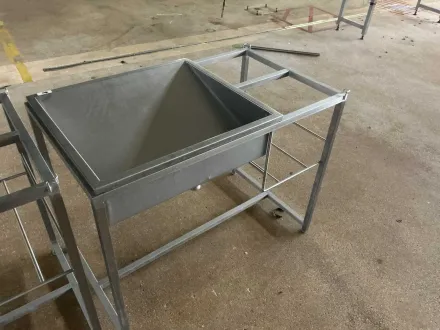 Edelstahl-Vorbereitungstisch – RESALE
