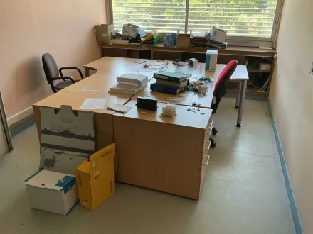 Schreibtische (2x) – RESALE