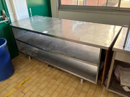 Edelstahl-Feldflaschenschrank – RESALE