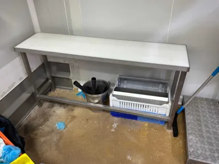 Schneidetisch – RESALE
