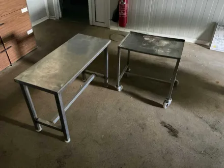 Edelstahltische (2x) – RESALE