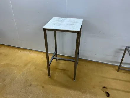 Edelstahl-Schneidetisch – RESALE