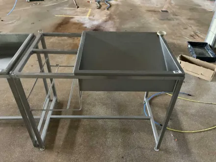 Edelstahl-Vorbereitungstisch – RESALE