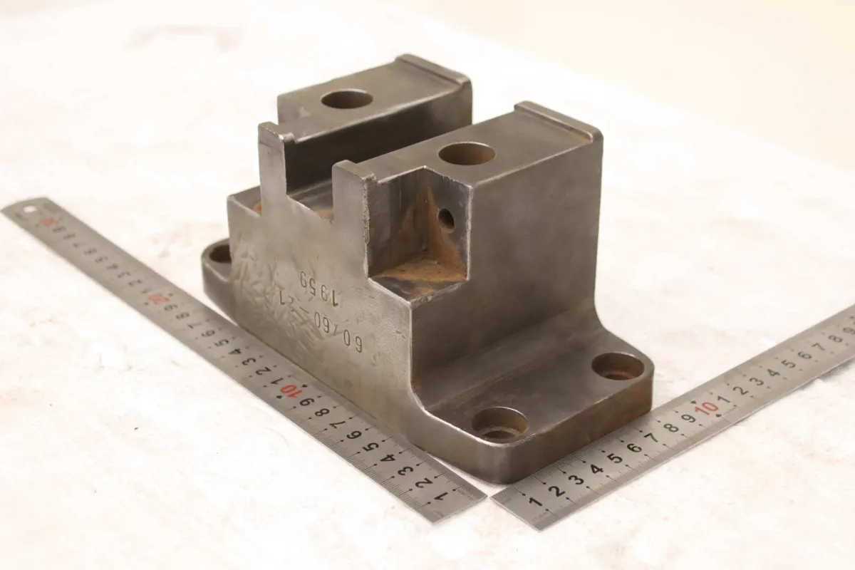 60/60-21 205/95/105 mm Stempelhalter für Vierkant-Ausklinkstempel