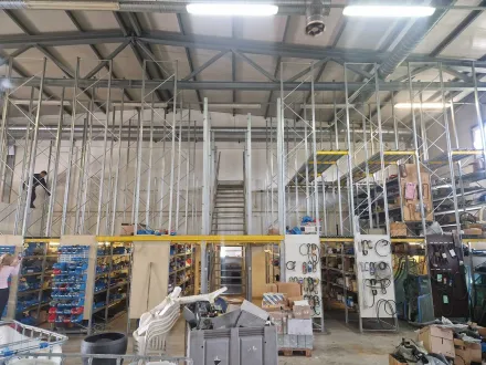 SYSTEM 3D 3-EBENE-REGAL-LAGERHAUS für schwere Lagerregale und Palettenabstellsysteme – RESALE