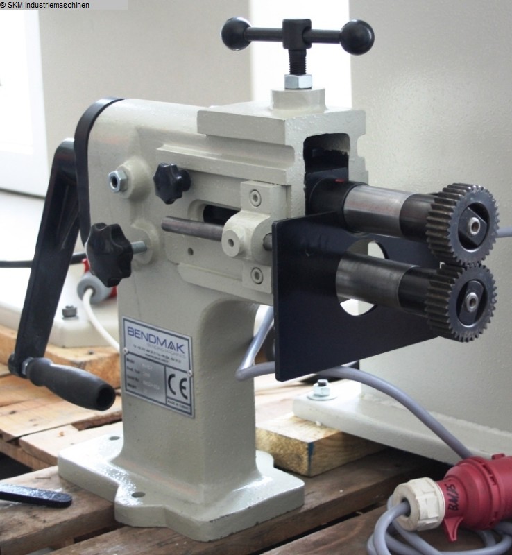 BENDMAK SW 125 man. Sicken- und Bördelmaschine