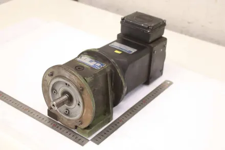 Stöber C002NF-0047-PF112 Gleichstrom Getriebemotor 160V 0-641 U/min – RESALE