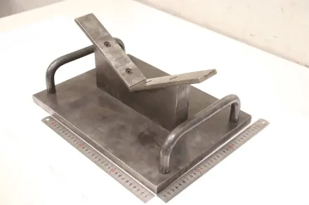 Stahl 400/300/H180 mm Prismenblock 120° – RESALE