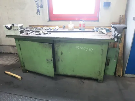 No Name mit Tueren Werkbänke – RESALE