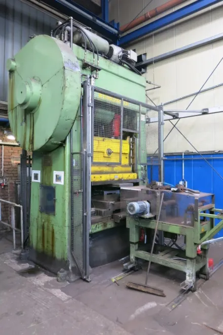Weingarten DRD IV Doppelständerexzenterpresse – RESALE