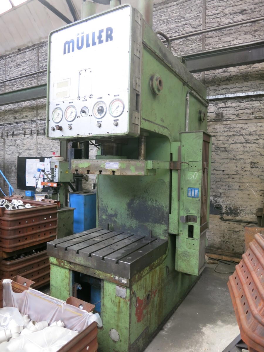 MÜLLER-WEINGARTEN CAZ 100 5.1. Einständerpresse - Hydraulisch