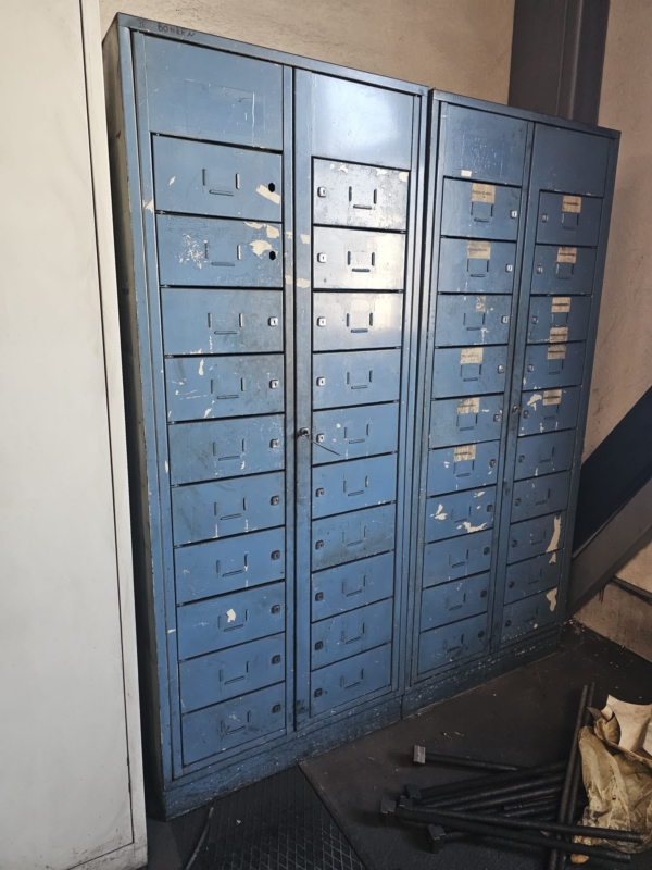 Tuerenschrank Schliessfaecher Türenschrank