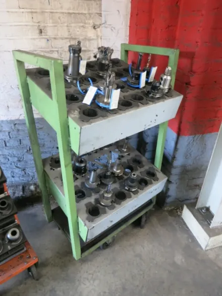 fahrbar Werkzeugwechselwagen – RESALE