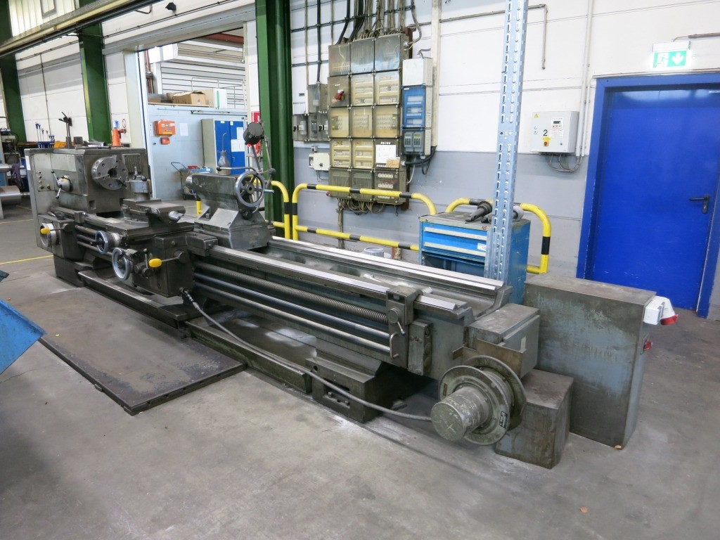 VDF-BOEHRINGER V 800 Leit- und Zugspindeldrehmaschine
