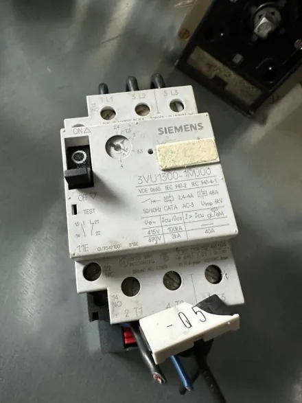 Siemens Leistungsschalter Ersatzteile – RESALE