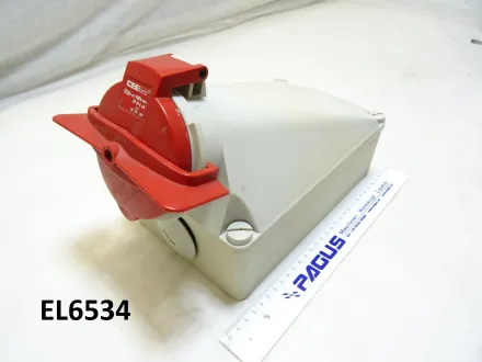 CEE-Wandsteckdose Type 150 857 206 – RESALE