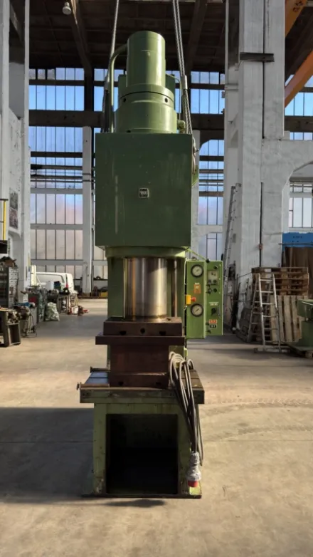 WMW-Zeulenroda PYE 250 S 1 M Hydraulische Presse – RESALE