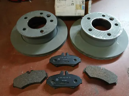 MERCEDES A00442025 20 Bremsscheibenbremsbeläge Kit – RESALE