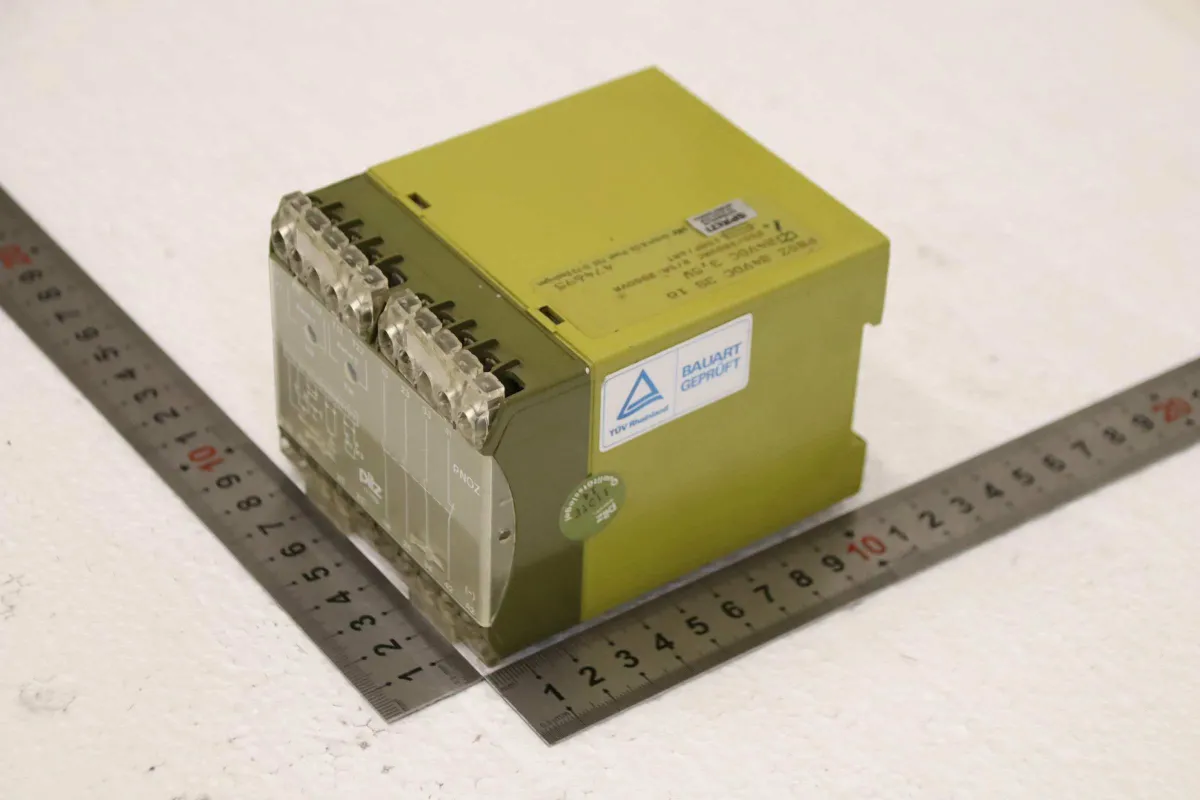pilz PNOZ 230VAC 3S 1Ö 17753 Sicherheitsrelais
