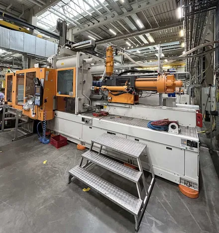 Krauss Maffei KM650/3000CX Spritzgießmaschine – RESALE