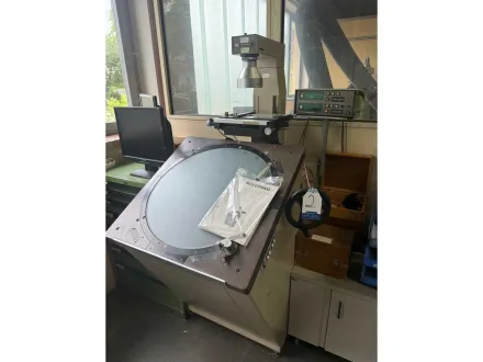 MITUTOYO PV 600 A Profilprojektor – RESALE