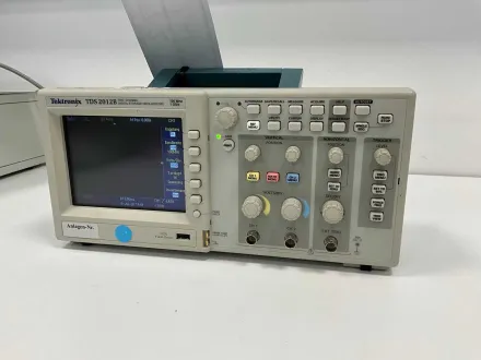 TEKTRONIX - TDS 2012B - Tragbares Digital-Oszilloskop – RESALE