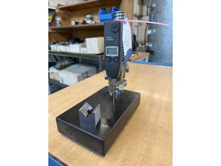 MITUTOYO  Granitmessplatte inkl. Höhenmessuhr – RESALE