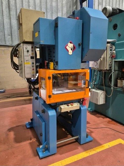 SANGIACOMO T-30 CE Exzenterpresse (C-Gestell)