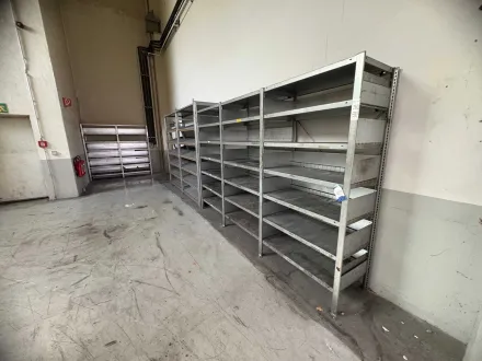 Posten Werkstattregale ohne Inhalt – RESALE